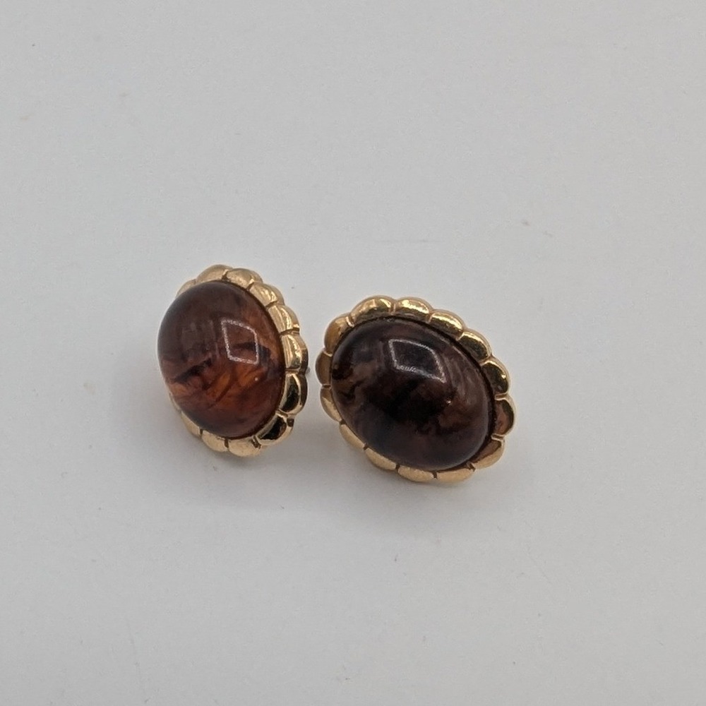 Vintage Faux Amber Resin Scalloped Gold Tone Stud Earrings Brown Tortoise Style